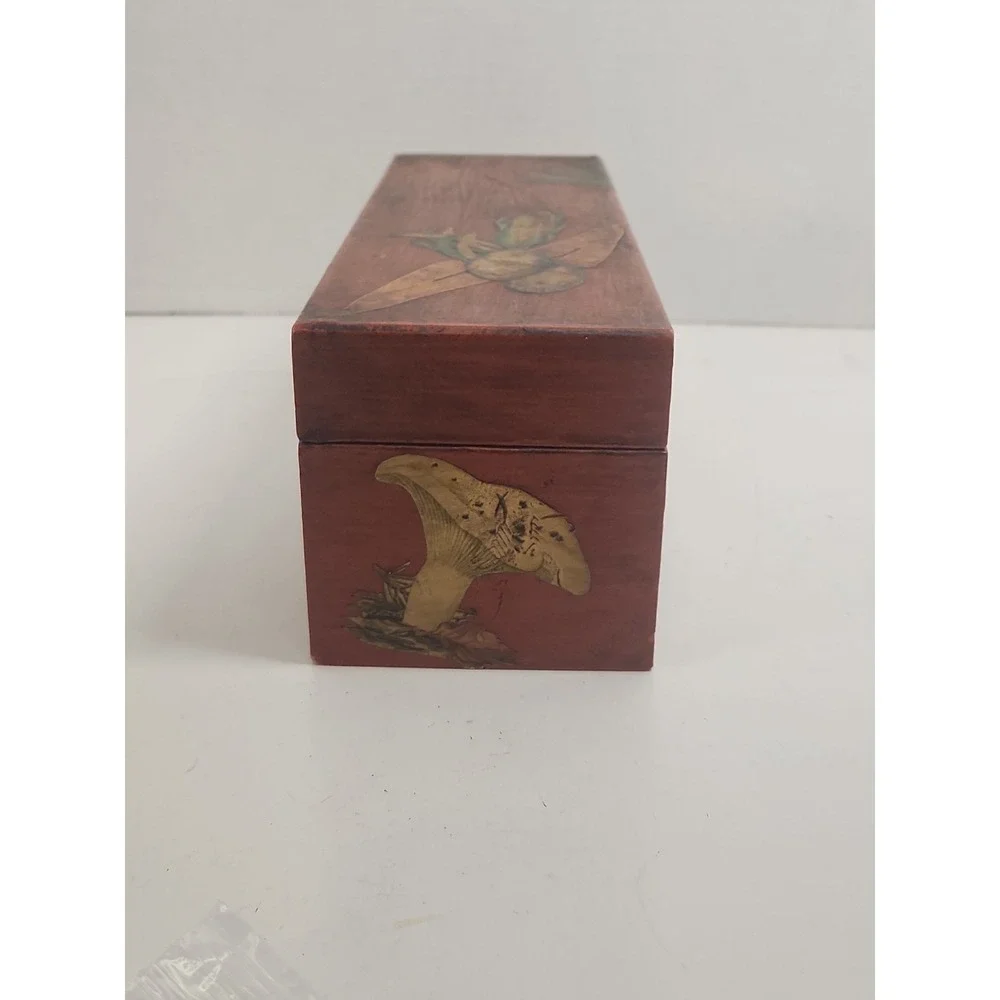 The Unbranded Brand retro wood